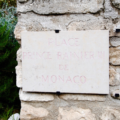 Place Prince Rainier de Monaco aux Baux de Provence