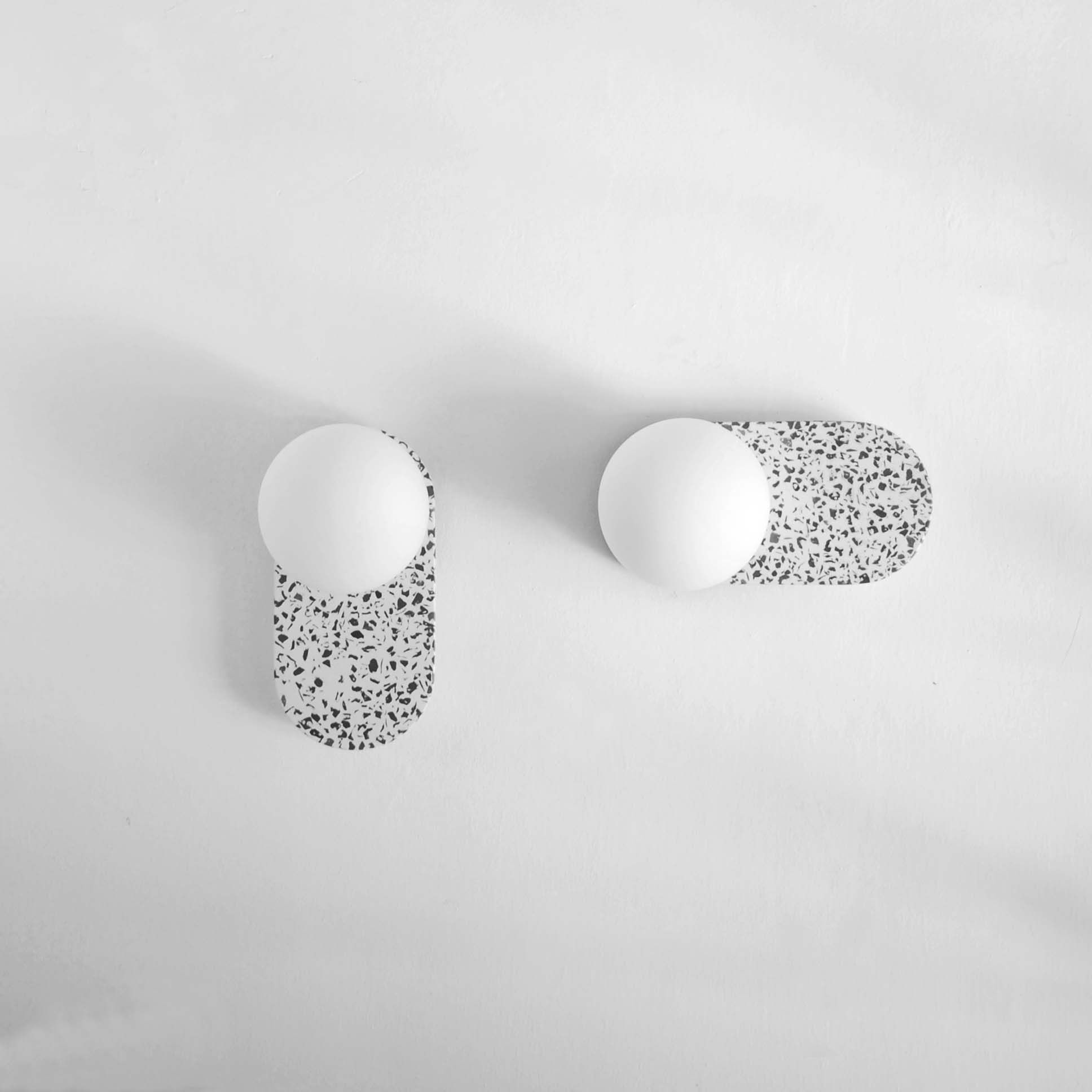 Wall T Long - monochrome