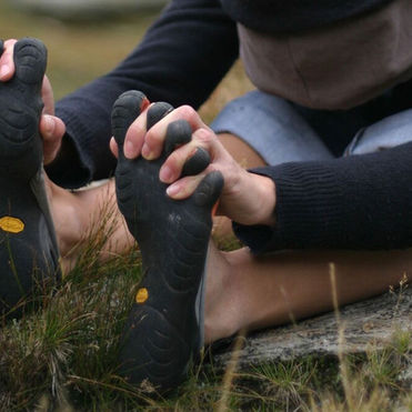 Should You Kick Off Your Shoes? A Look at Barefoot vs. Traditional Shoes and the Risks You Should Know