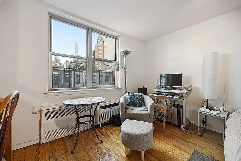 166 W 76th_5B_4.webp