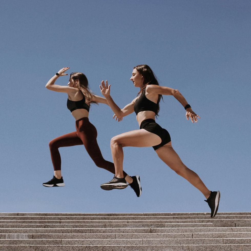 mujeres corriendo