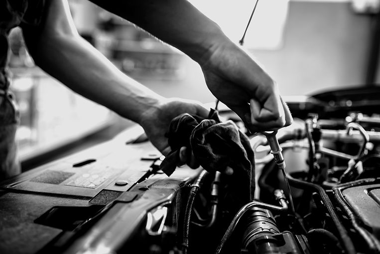 Mechanic performing {service} at Hanover Tire & Automotive in {city} TN