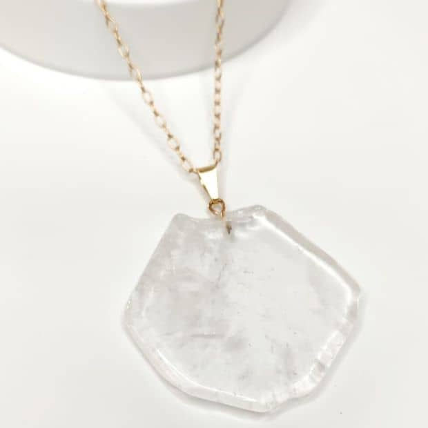 Pingente Quartzo Transparente ou Cristal (modelo 3) - Dourado - Semijoia pedras naturais