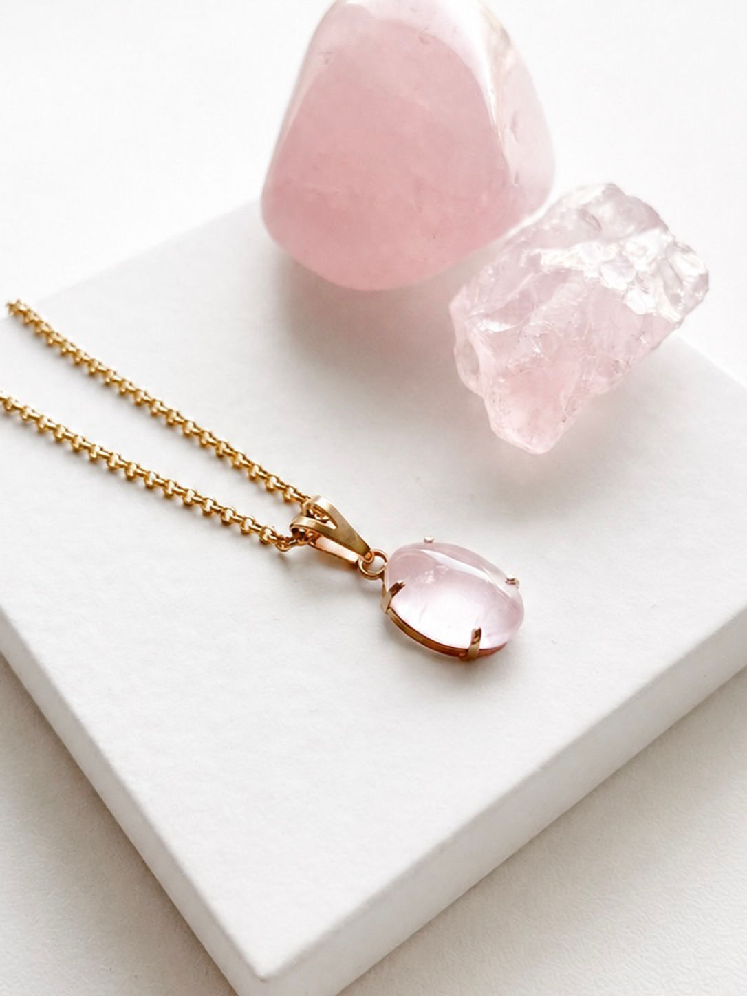 Pingentes Mini Oval Quartzo Rosa com Garras Dourado Folheados