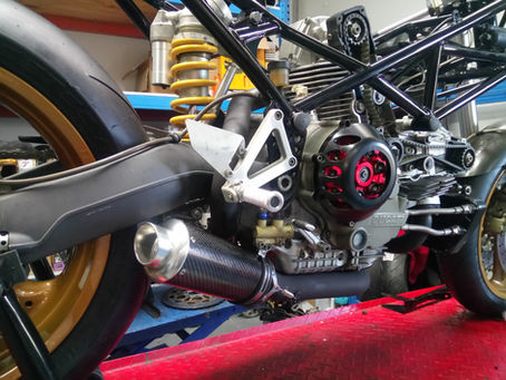 Muzano M900R race bike taking shape