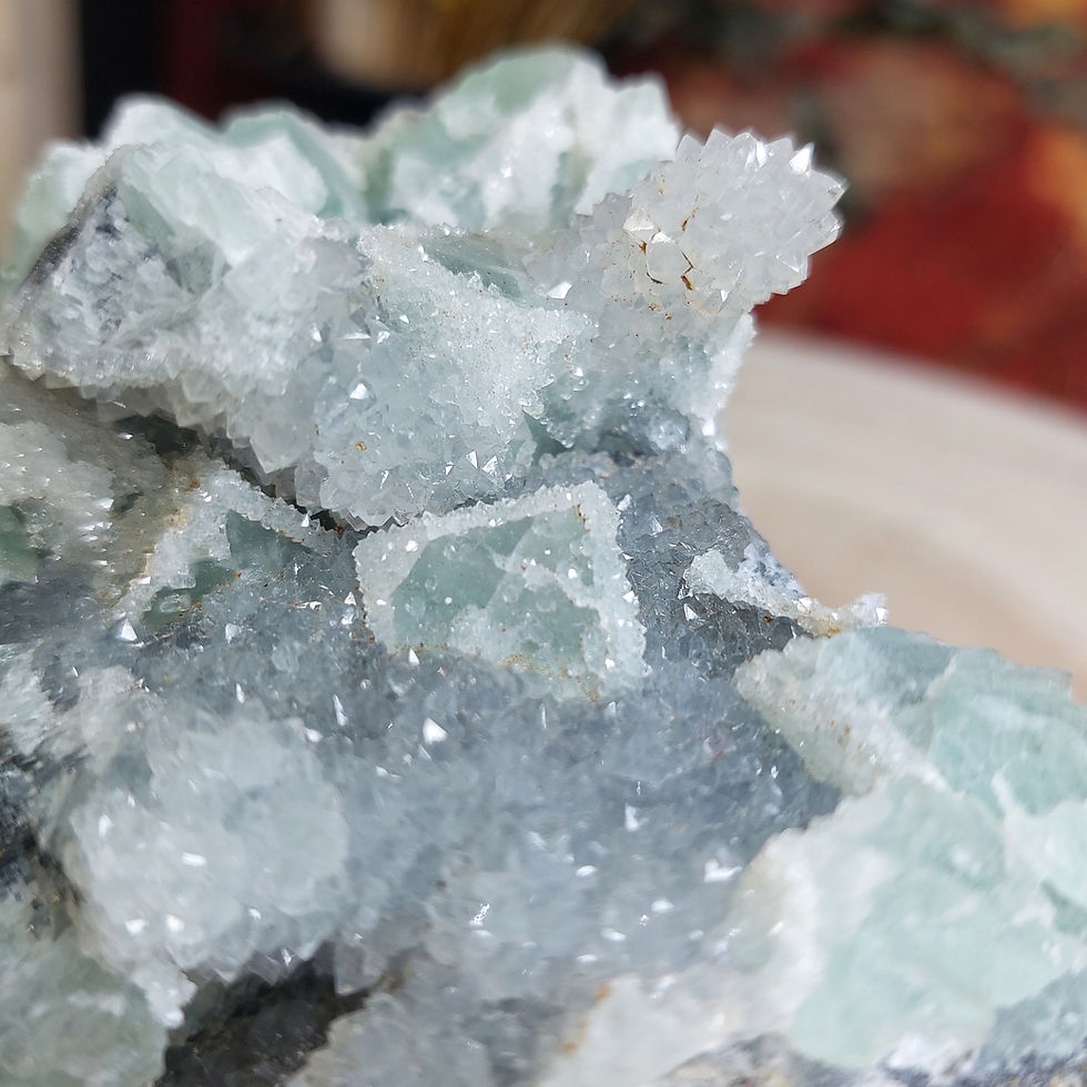 Miniature : Fluorine verte et apophyllite (fluorine de sucre) - AA