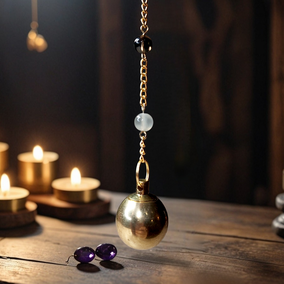 Miniature : Pendule sphérique couleur or pierre de lune et quartz fumé