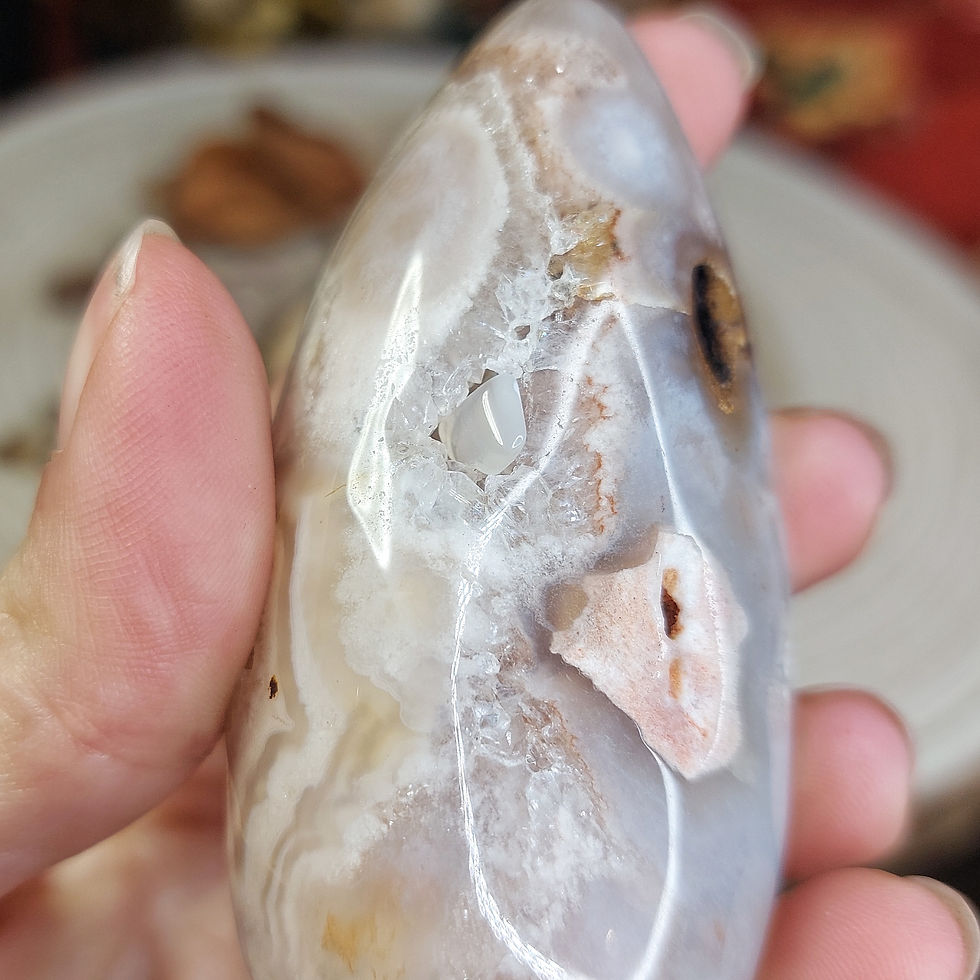 Miniature : Goutte d'agate sakura à grosse cavité cristalline - A+