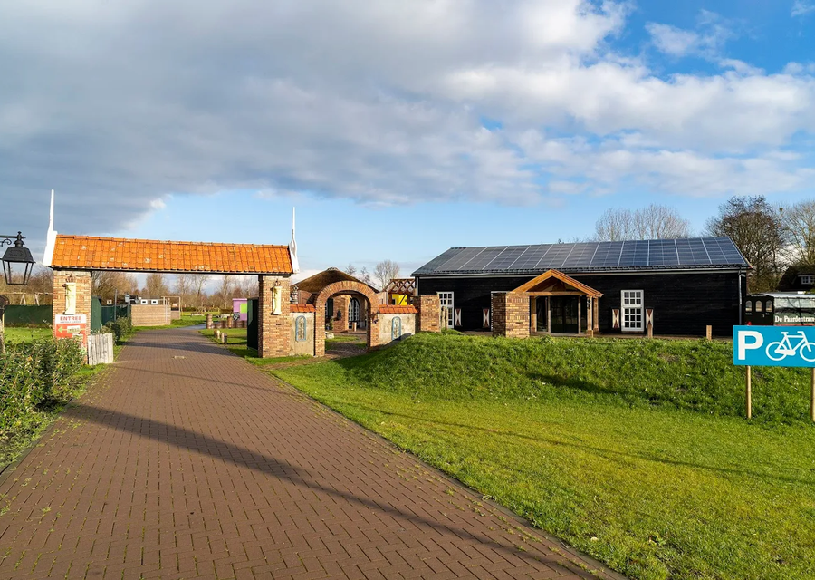 De Hoeverij aan natuurgebied Geestmerambacht bij Oudkarspel
