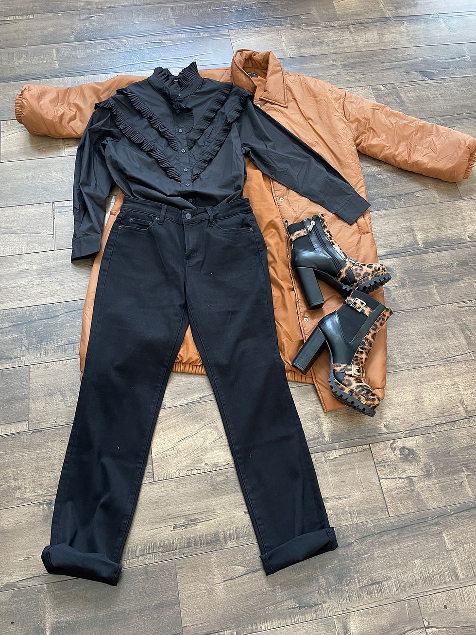 Thumbnail: Ruffled Down Black Top