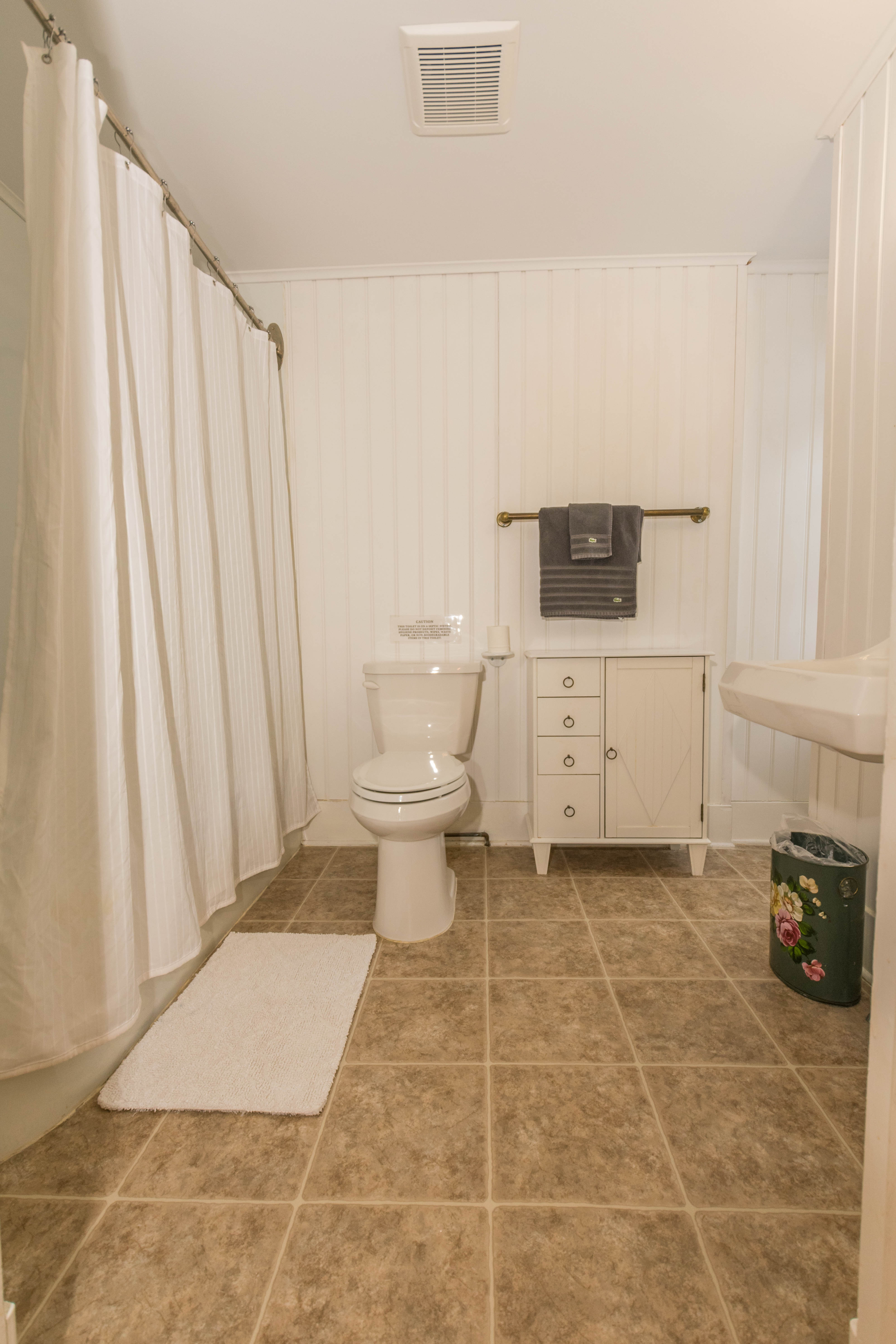 Full Bathroom, 2nd Floor