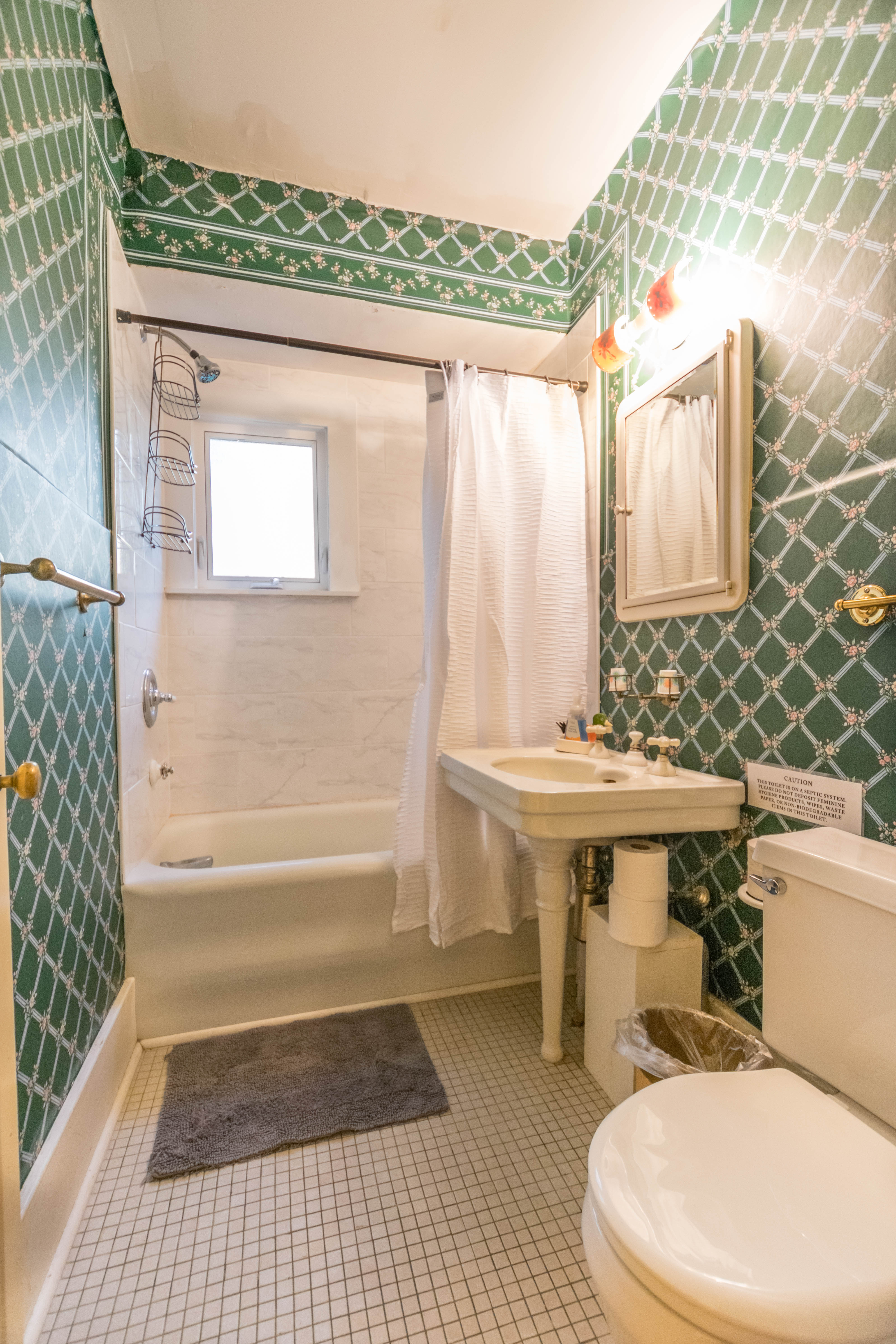 Full Bathroom, 2nd Floor