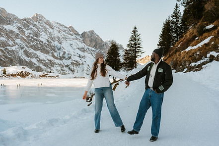 winter proposal photoshoot in Engelberg