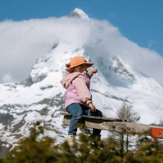 Best Spots for Family Photos in Zermatt - Nikolett Mayer Photography