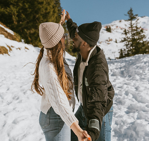 Winter couples photoshoot in Switzerland
