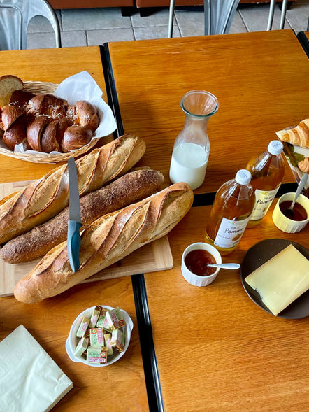 meals for large groupsrelais ville vieille gite and seminar in ordonnaz, Ain, Rhône Alpes