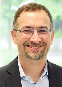 MACHBAR_Vorstand_Bechmann_DrFlorian.jpg