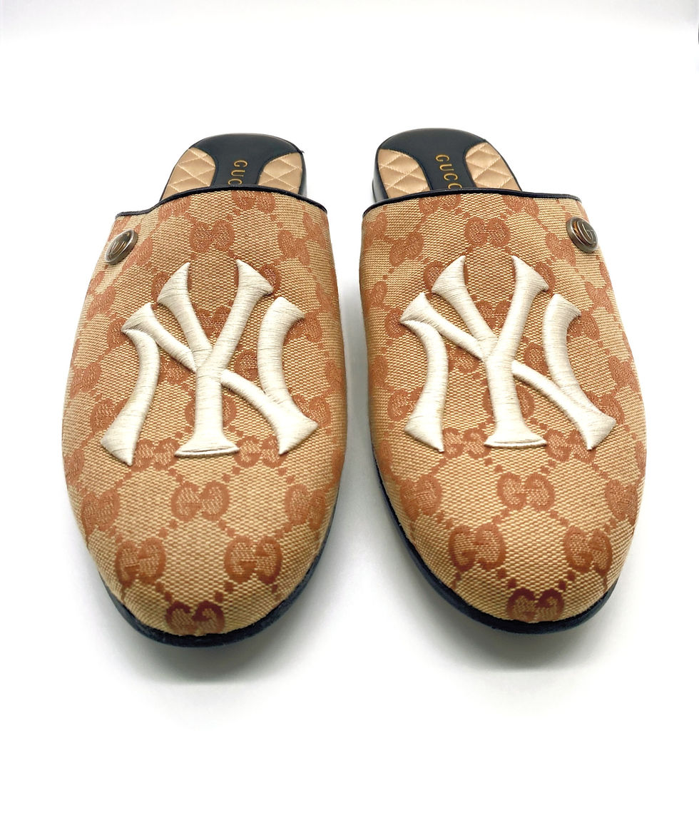 Thumbnail: Gucci x NY Yankees GG Supreme Slippers – Special Edition