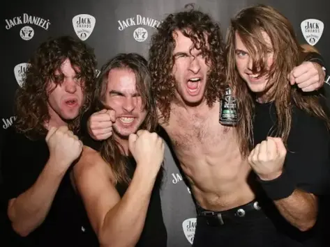 Airbourne, Yeni 'Kid in a Candy Store' Teklilerini Yayımladı