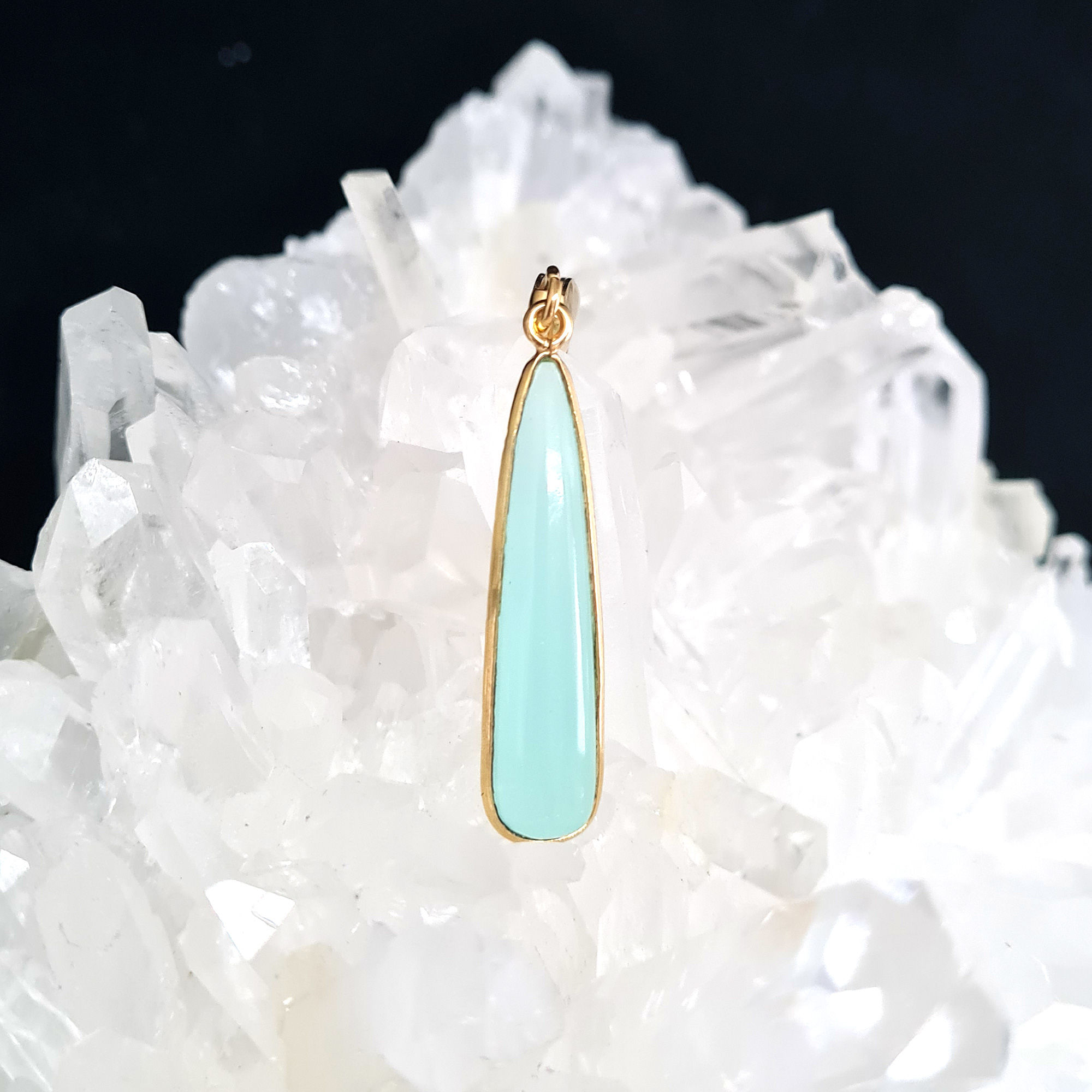 Drop Shape Green Chalcedony Pendant