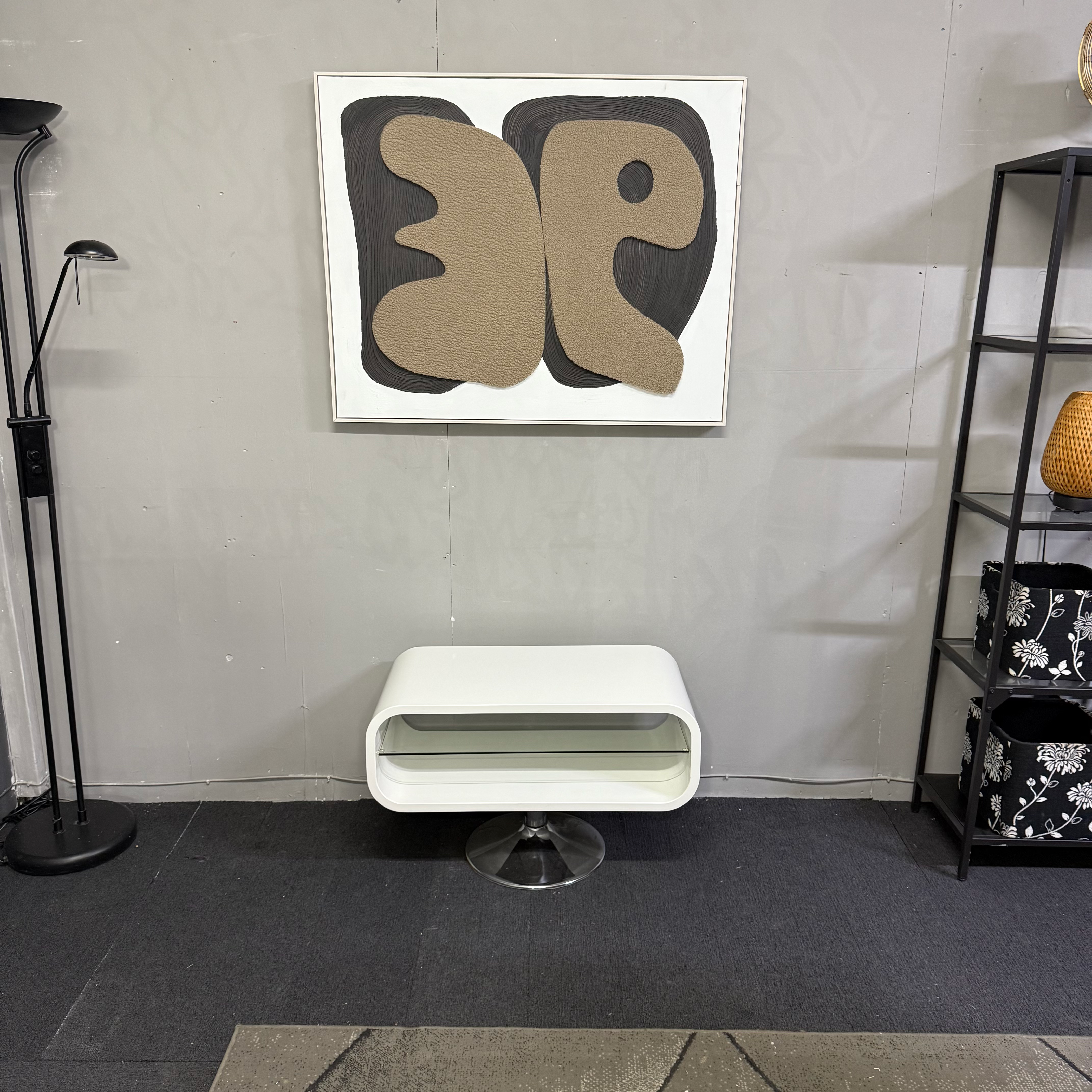 Elara Modern White High Gloss TV Stand With Glass Shelf, in good condition. 