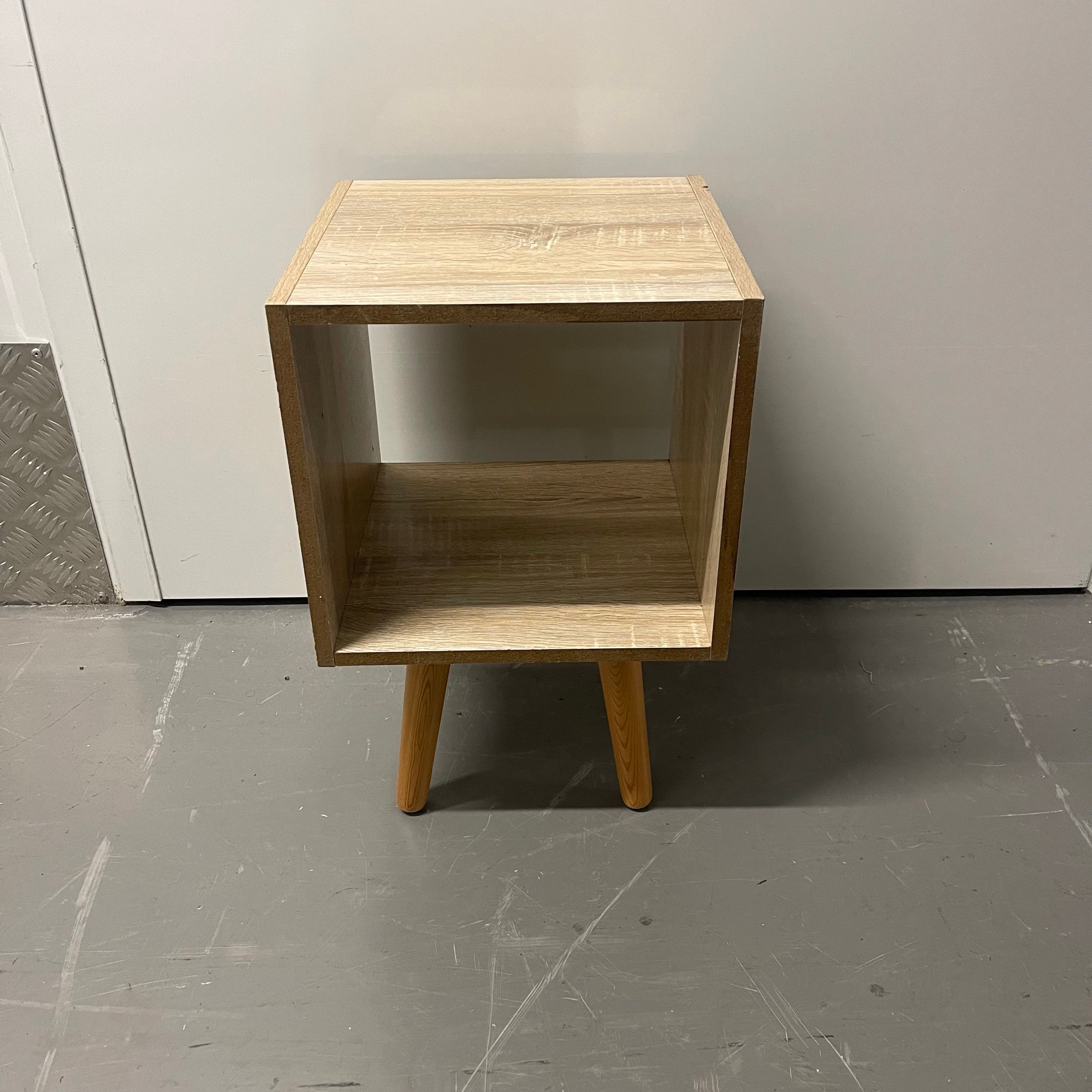 Bedside table, oak, in good condition. 
