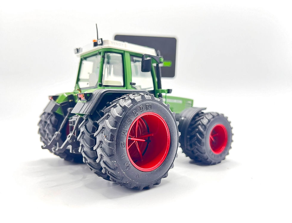Thumbnail: Weise toys Fendt 500 series dual wheels