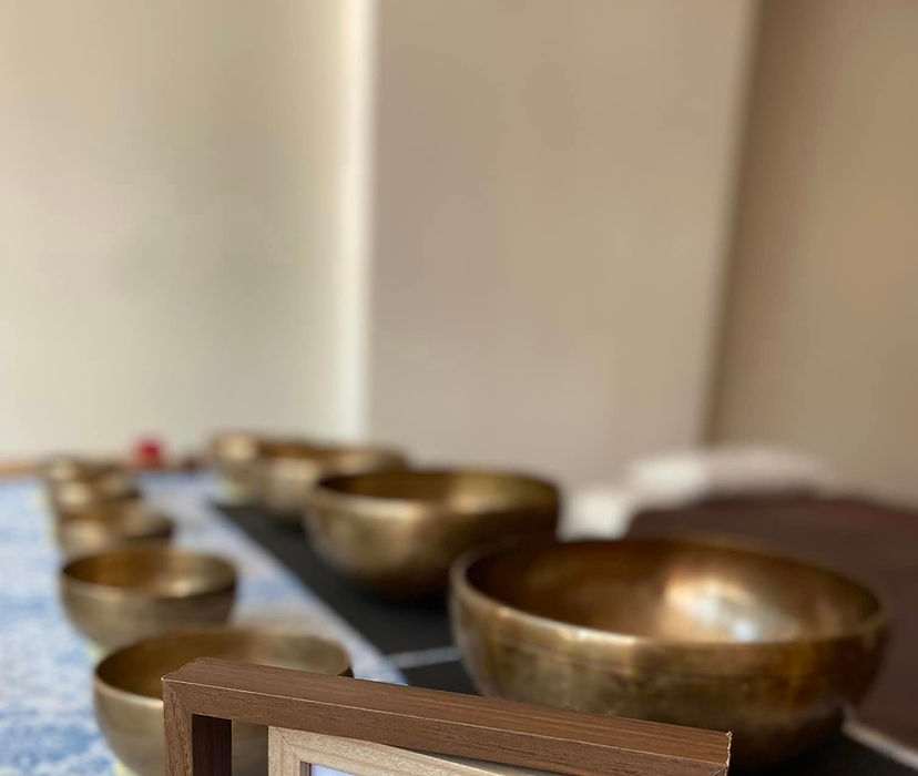 Singing bowls_edited.jpg