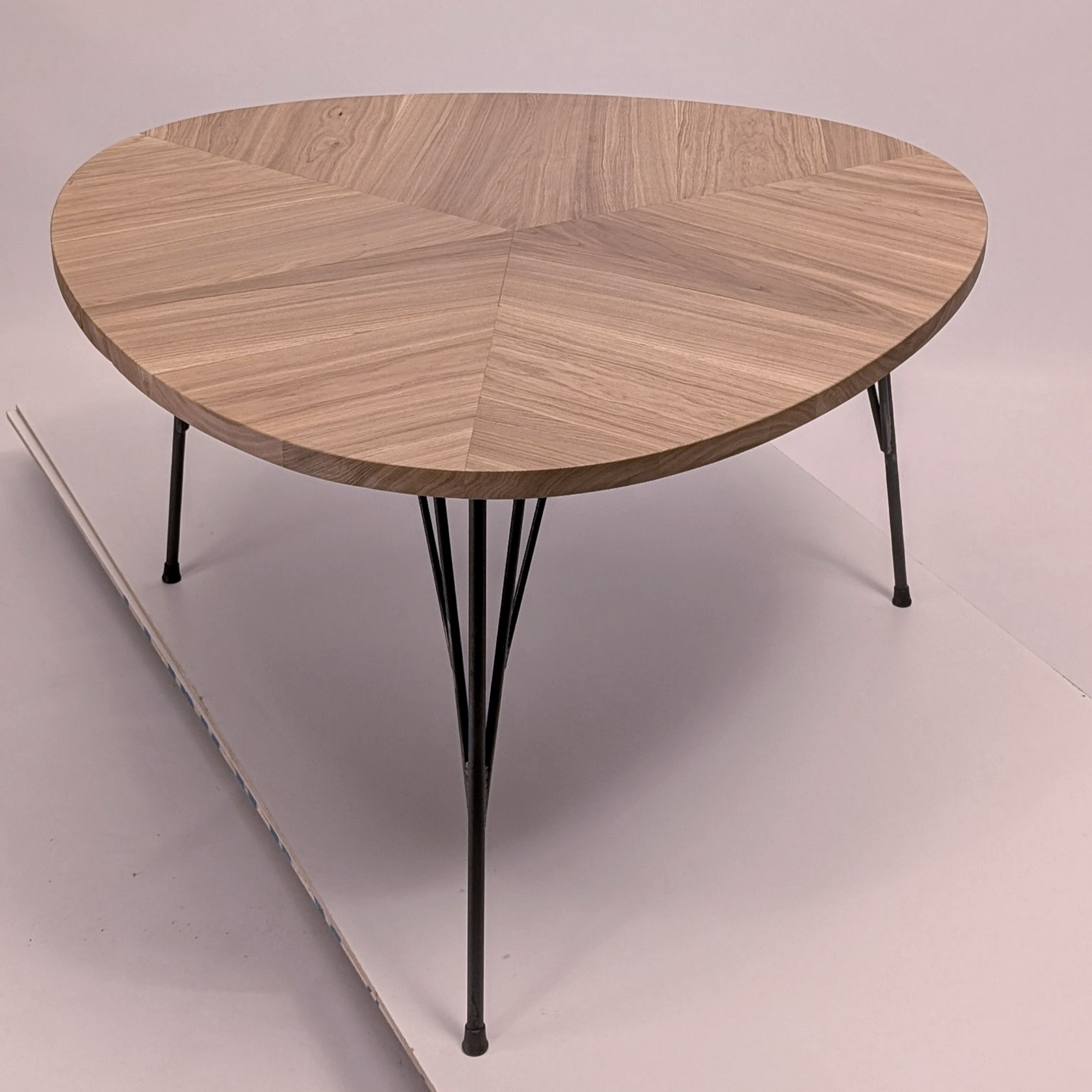 Eetkamer tafel - bladvorm - eikenhout