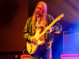 Earthless
