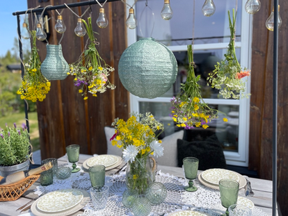 Midtsommerbord med markblomster