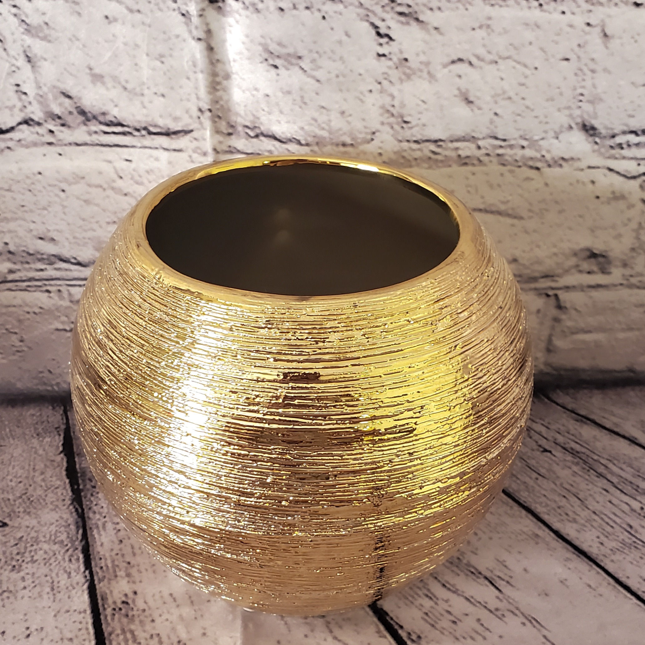 Gold Textured Round Vases