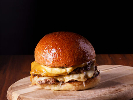 Ainda vai a tempo de provar o BLADE Burger que custa apenas 12€ ... vai esgotar num instante!