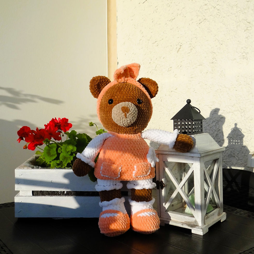 gehäkelter Teddybär, plüschig süß (Kuscheltier)