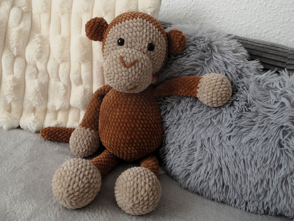 Affe Rokko - weich und anschmiegsam, Plüschwolle Funny-Uni (Gründl), groß und ideal zum Umarmen und festhalten, Amigurumi XL