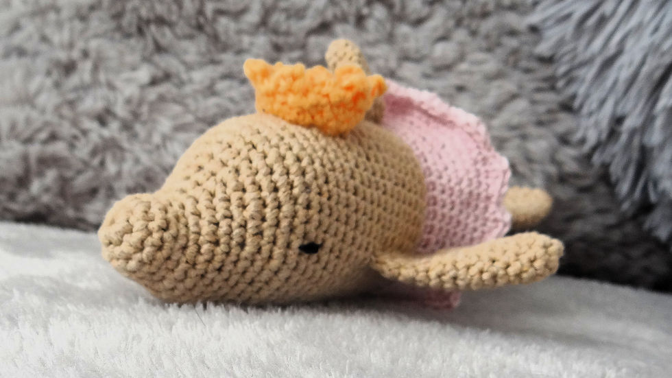 gehäkelter Delfin, Prinzessin (Kuscheltier)