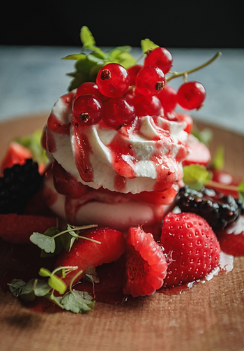Pavlova aux fruits rouges.png