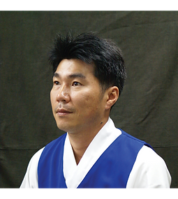 박준섭 (2)_edited.png