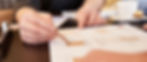 Hände zeichnen Entwurfsplan: Möbeldesign