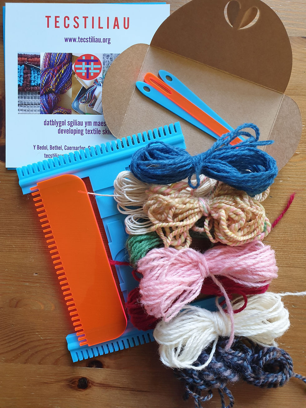 Thumbnail: TUNiTECS - Gwŷdd Bach  / Little Loom - Starter Kit