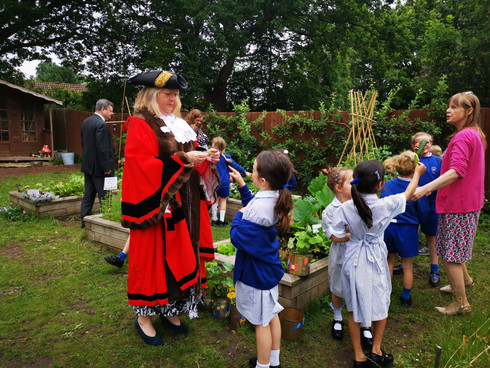 Mayor and HEad with Glenesk Gardening Club.jpeg