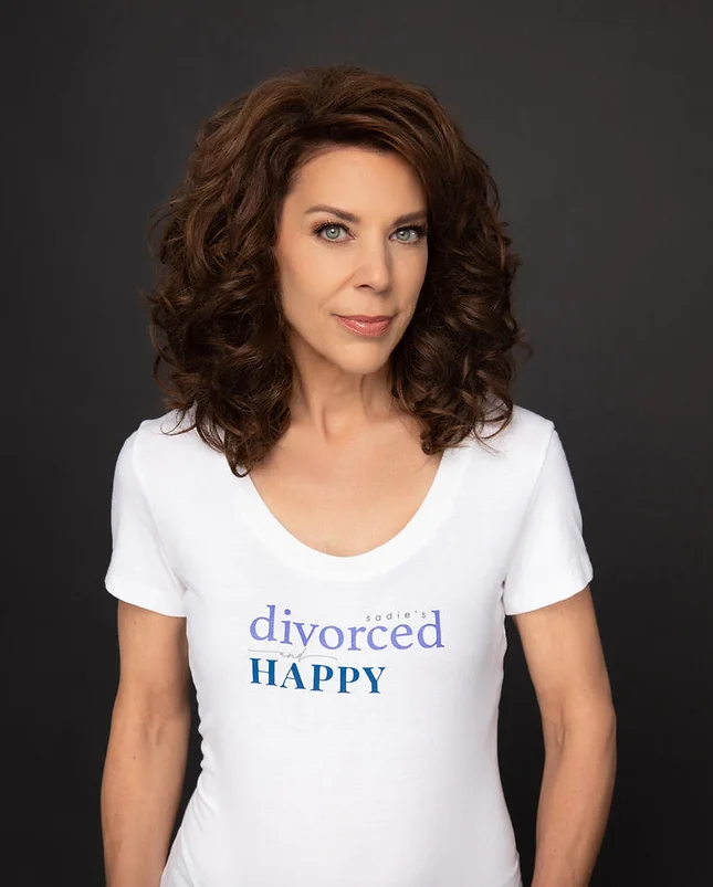 white tee sadie.webp