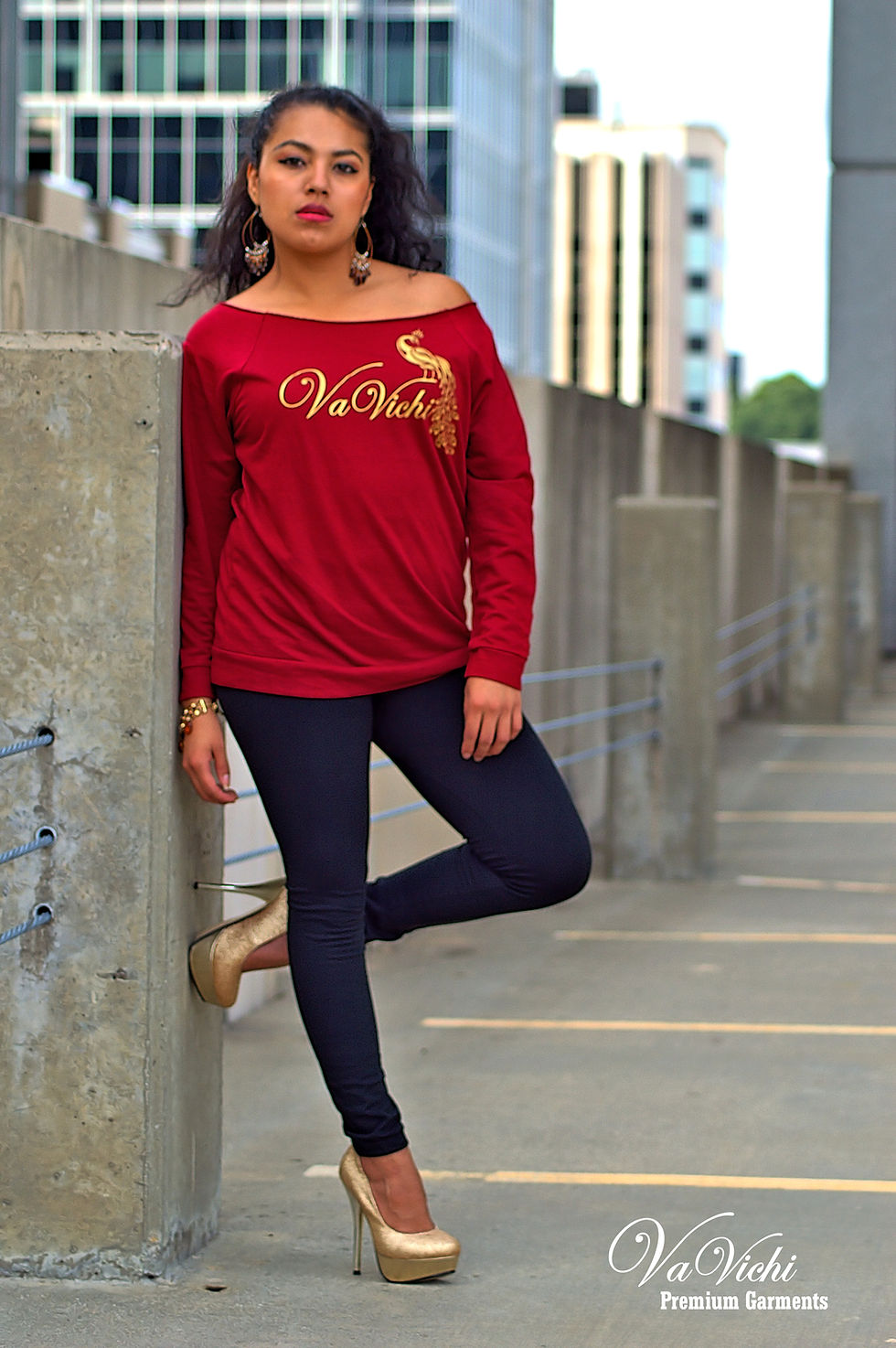 Thumbnail: VaVichi Queen Infinite slouch raglan top