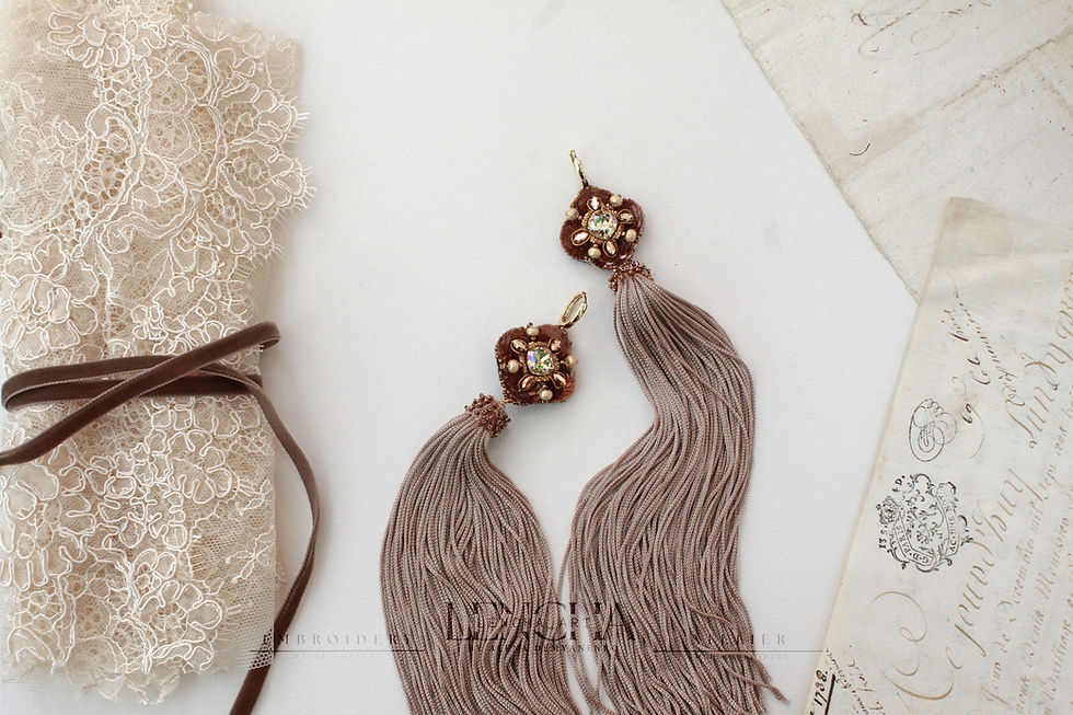 Миниатюра: Серьги с длинными кистями. Вышивка. Swarovski crystals. Embroidery earrings.