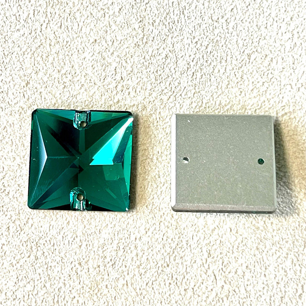 Thumbnail: Emerald Green — Sew On Crystal 3240 Squares 12mm 14mm 16mm 22mm Flatback Rhin...