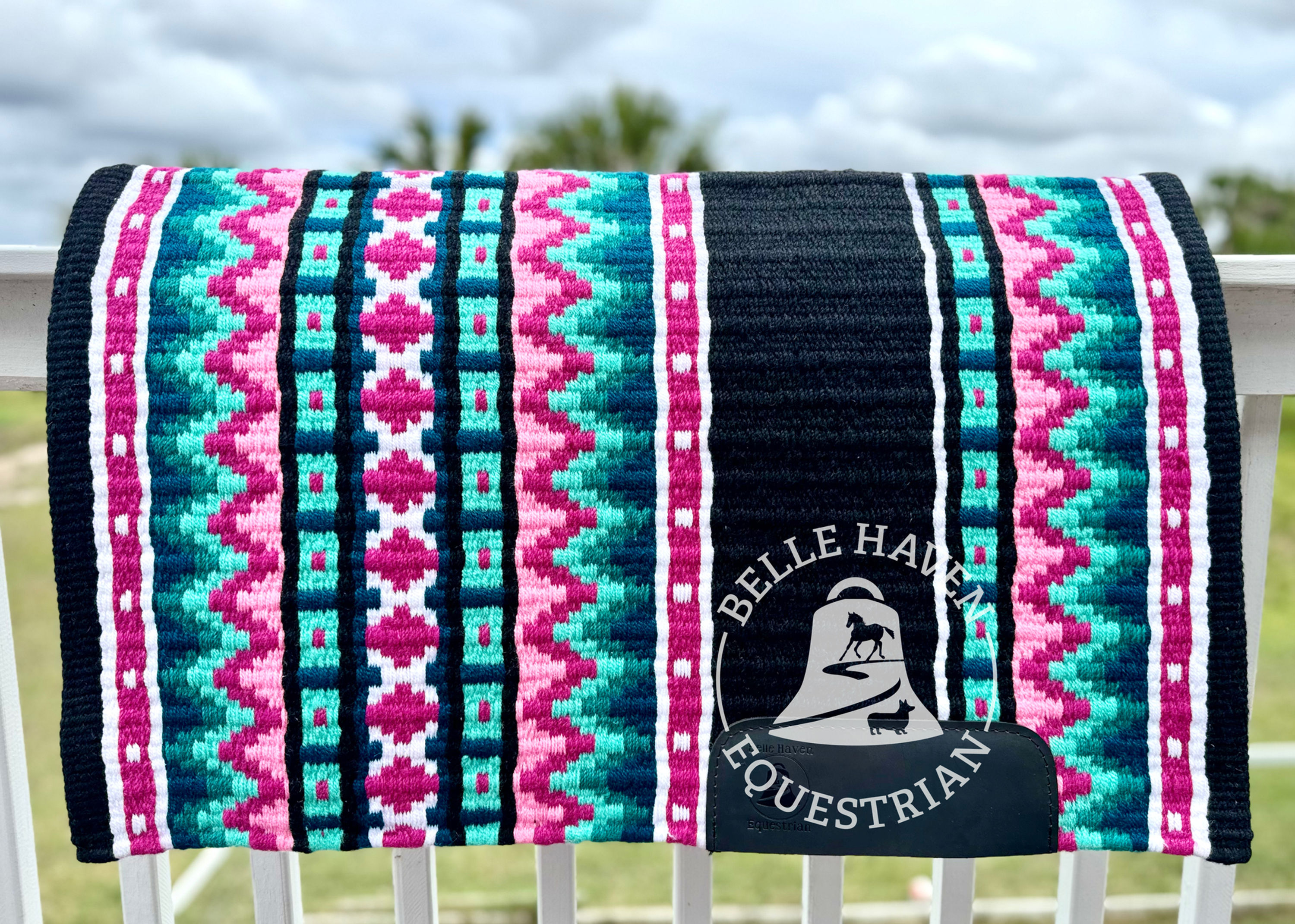 Fuchsia & Mint Roses Bluff Show Pad