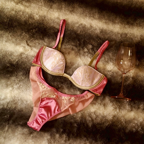 Plunge Bra - AMOUREUSE | Maimia