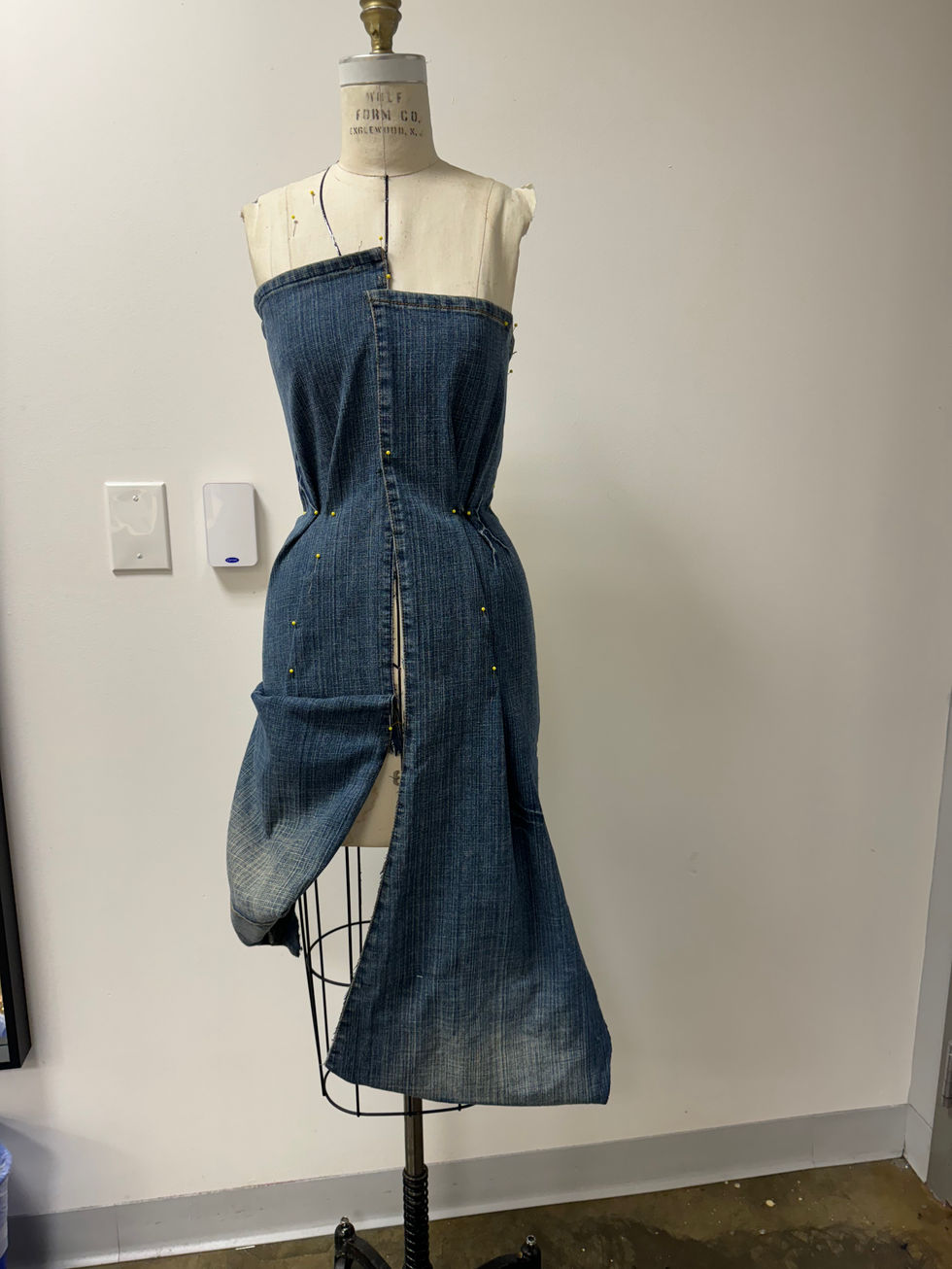 Drape 9/24, Upcycled Denim look, FASH110