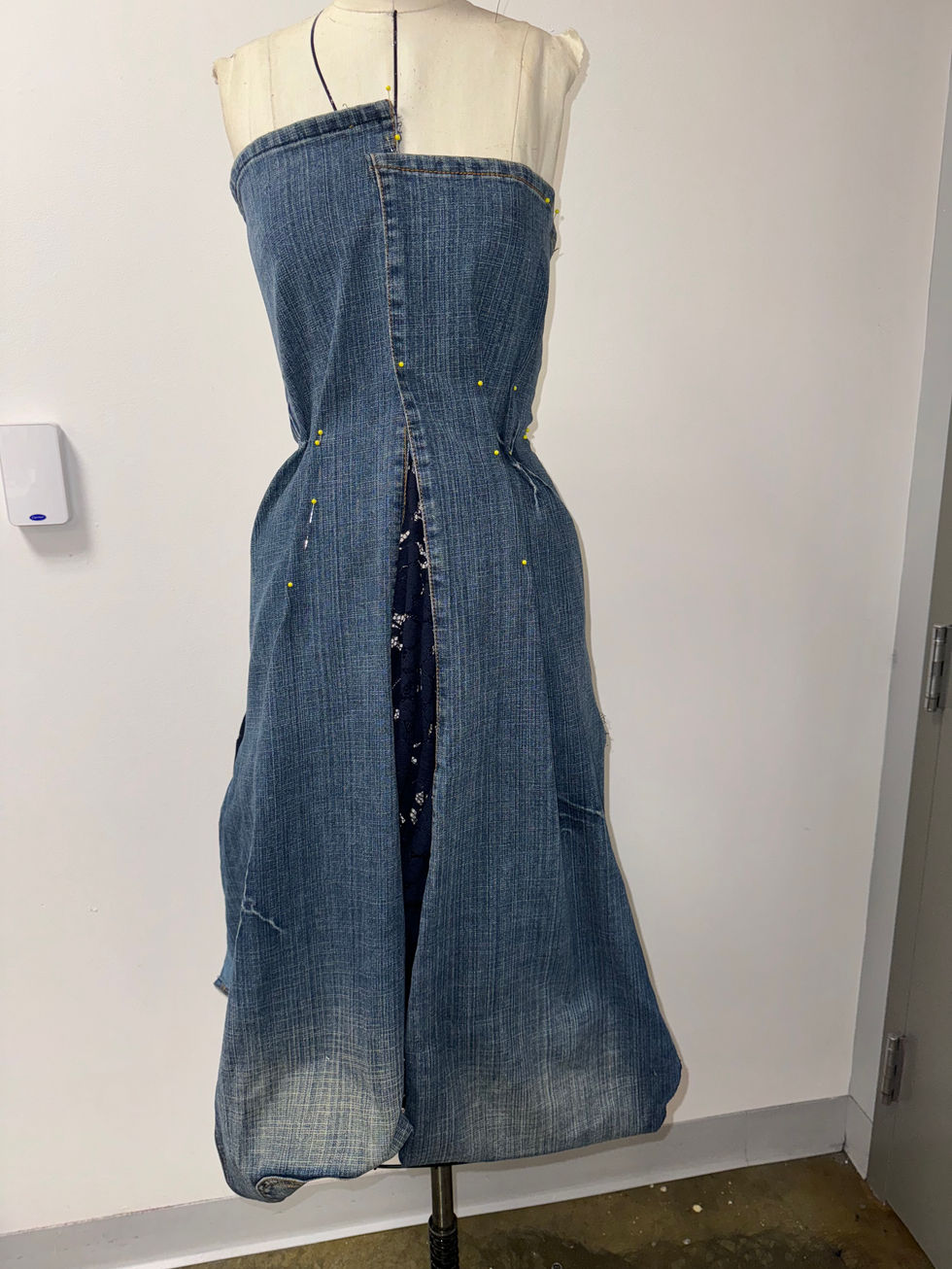 Drape 21/24, Upcycled Denim look, FASH110