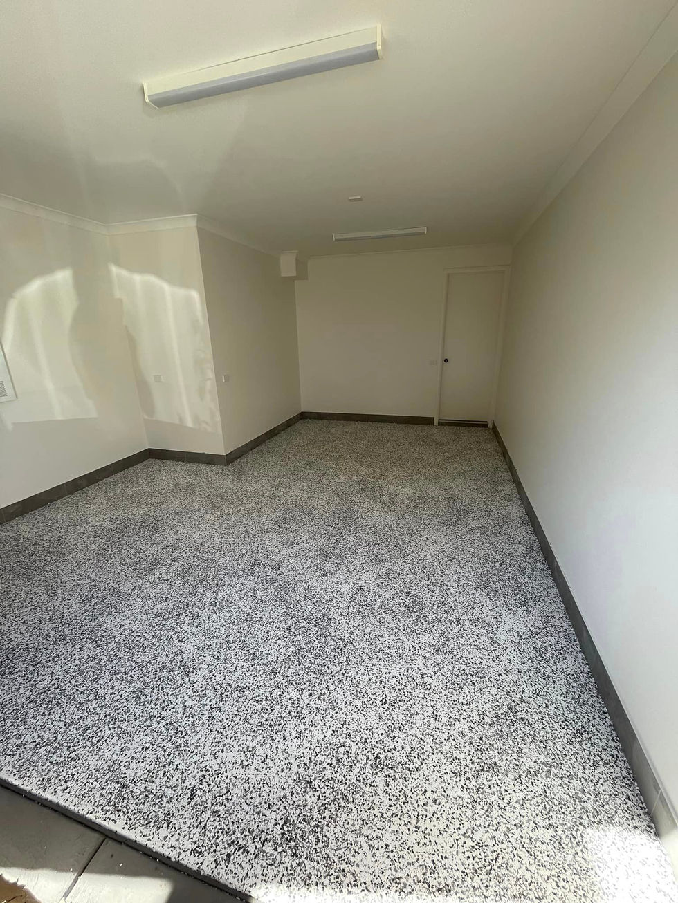 Garage Floor - Epoxy and Flakes